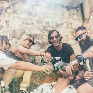 Hostal Booze & Snooze Social, Split
